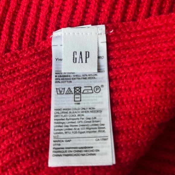 GAP large scarf. - Picture 2 of 3
